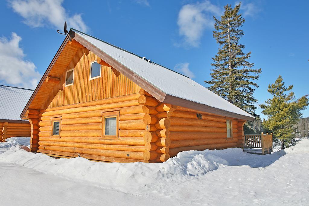 Lac Le Jeune Wilderness Resort Kamloops Bagian luar foto