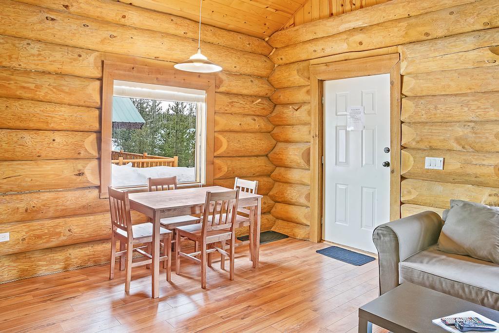 Lac Le Jeune Wilderness Resort Kamloops Bagian luar foto